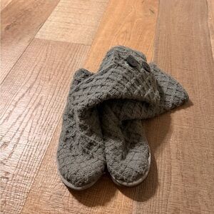 Gray Knit Uggs